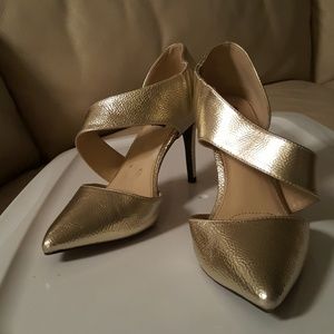 Jones N.Y. Signature Gold heels Size 8.5m